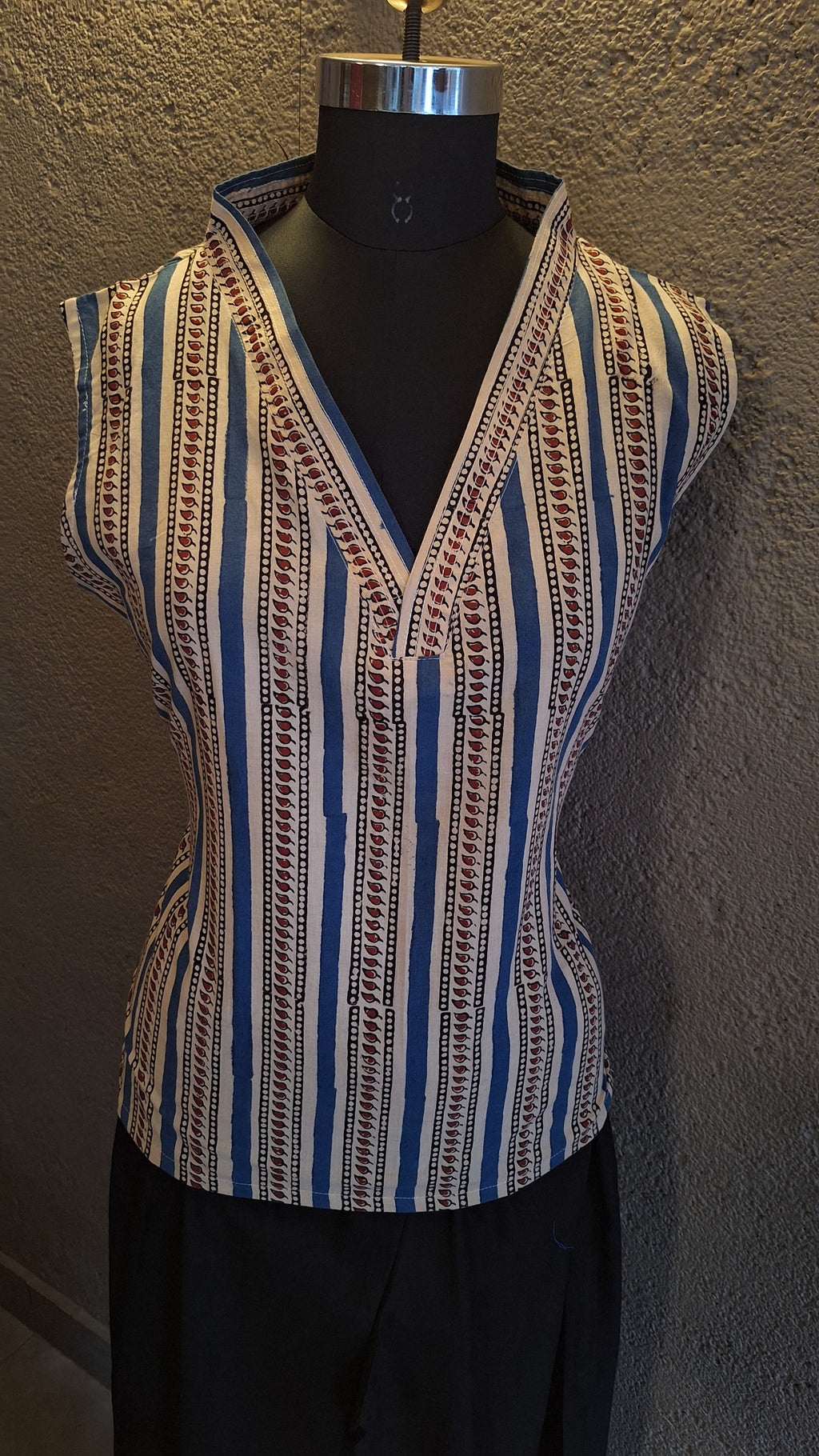 Women's Sleeveless stripe pattern Top