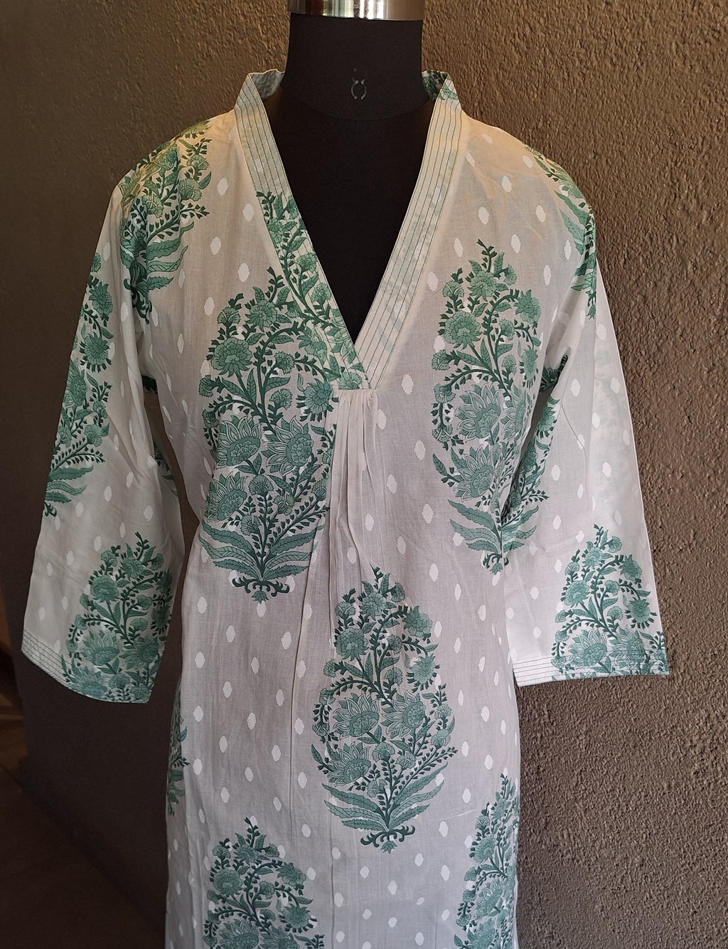Women's V neck Kurta